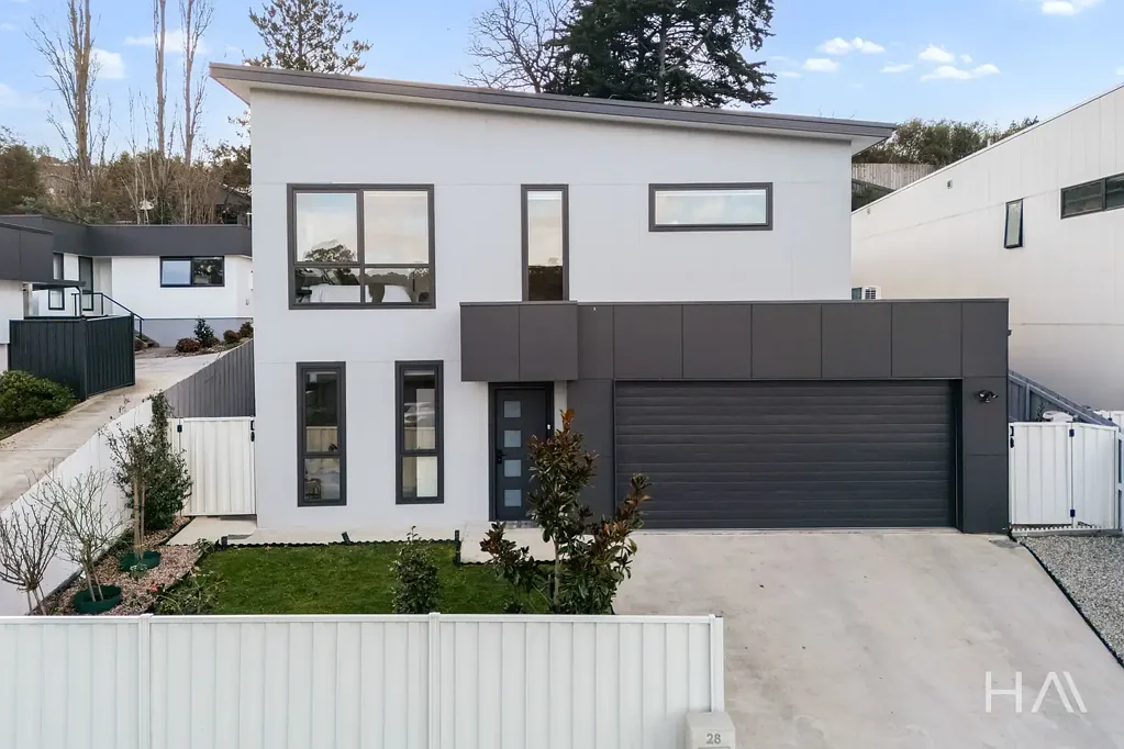 Newstead 4 Slaapkamer Stylish Family Living Opposite Punchbowl Reserve