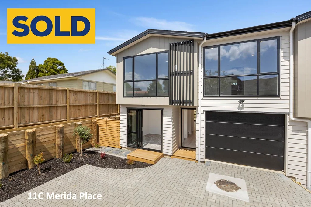 11 C Merida Place, Unsworth Heights, North Shore City, Auckland