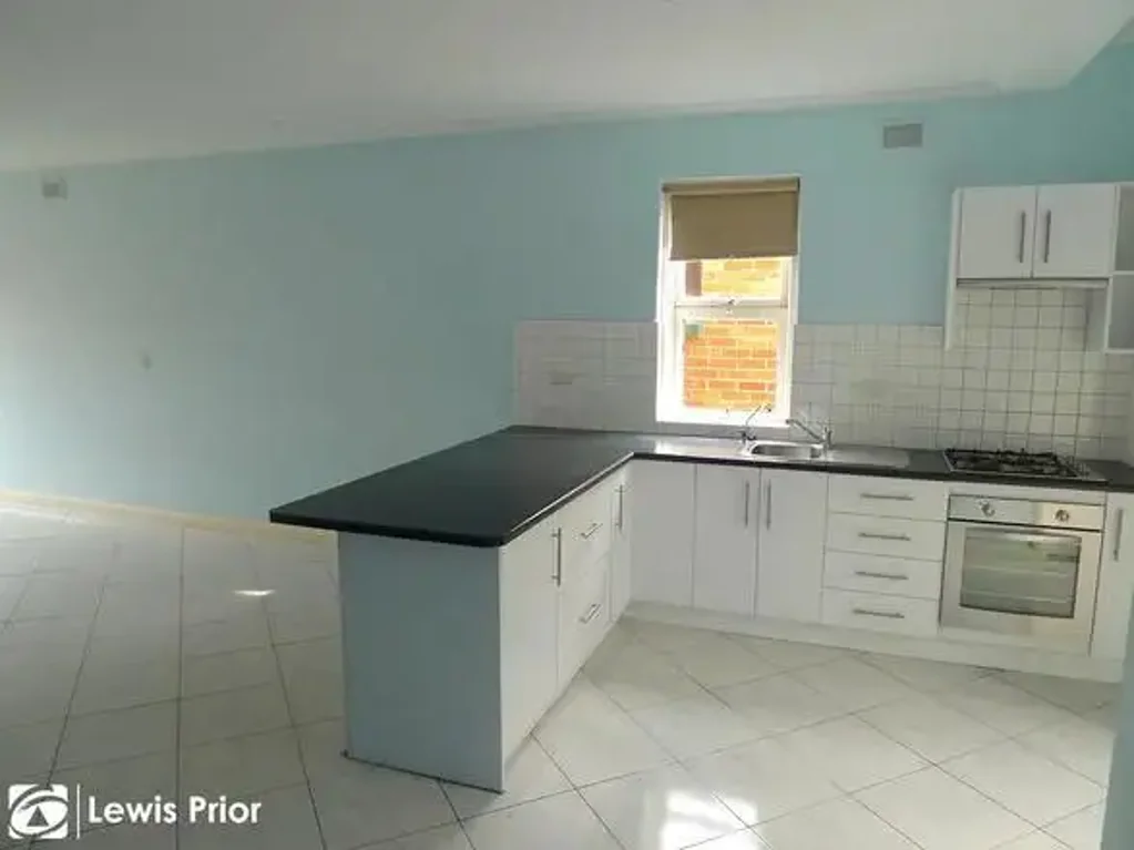 Edwardstown 3房  Conveniently Located Townhouse with Front Courtyard