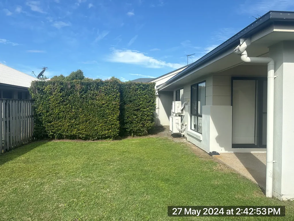 STAND ALONE DUPLEX -  3 BEDROOMS WITH 3 BATHROOMS - FULLY AIR CONDITIONED