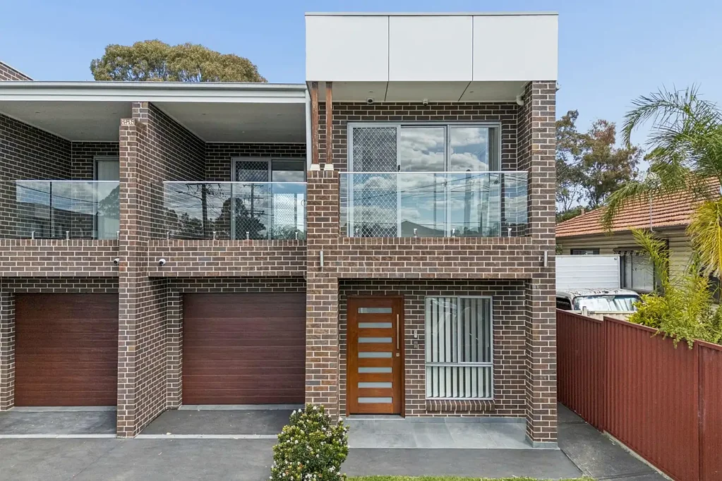 Sefton 6બેડરૂમ Large & Spacious Duplex – Sefton High School Zone