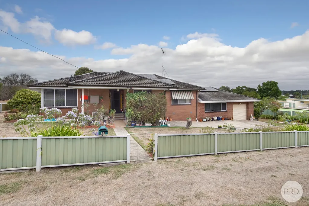 27 Adair Street, Linton, VIC 3360