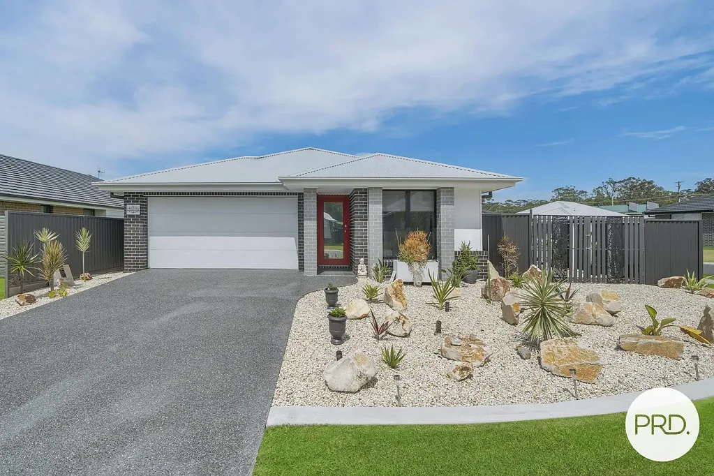 16 Vernon Circuit, Kew, NSW 2439