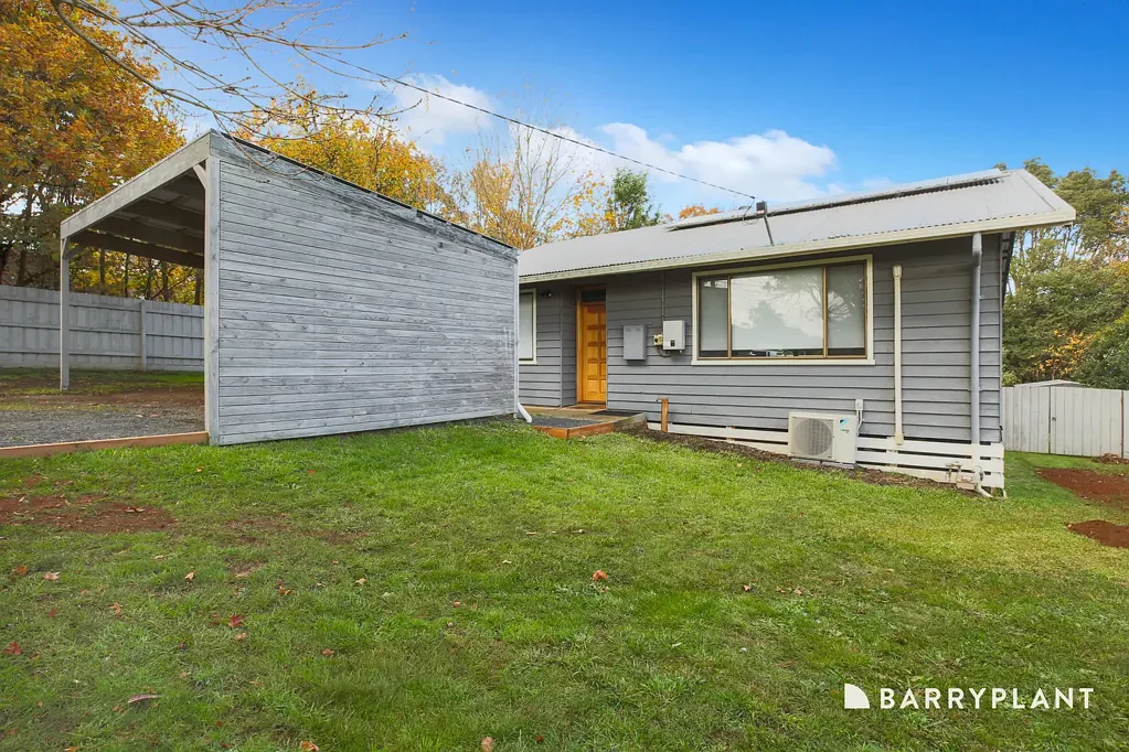 BEAUTIFULLY RENOVATED 2 BEDROOM HOME!