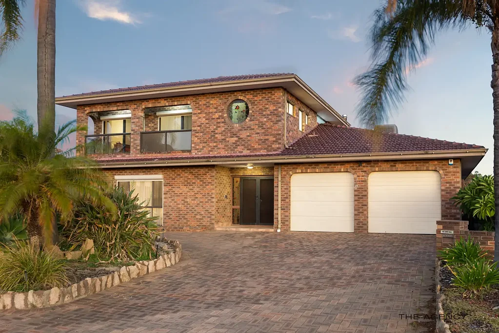 12 Berson Court, Lake Coogee, WA 6166
