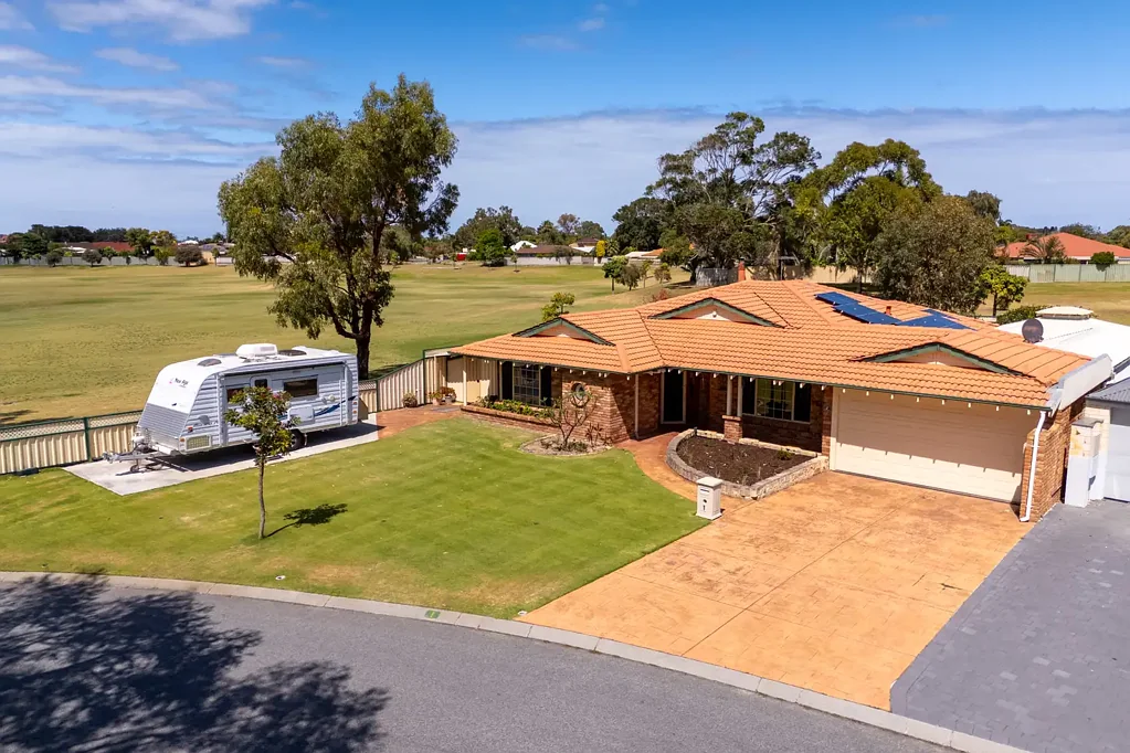 1 Bonnydoon Court, Cooloongup, WA 6168