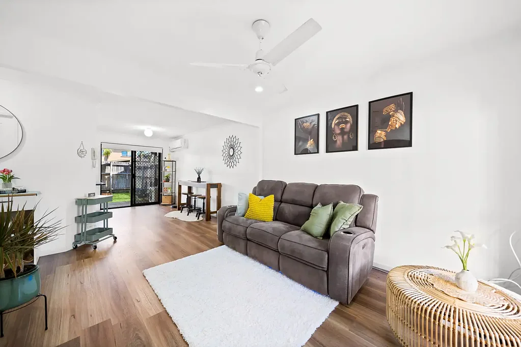 Runcorn 3ห้องนอน NORTH FACING, BEAUTIFULLY UPGRADED & READY TO MOVE IN!