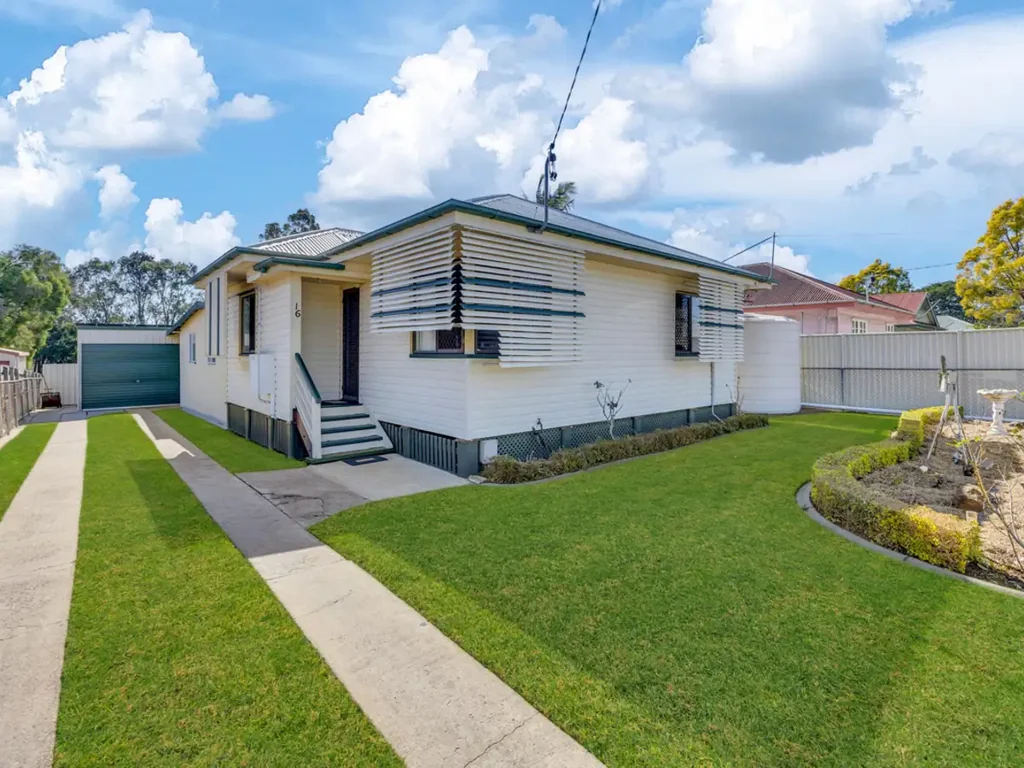 16 Casey Street, Leichhardt, QLD 4305