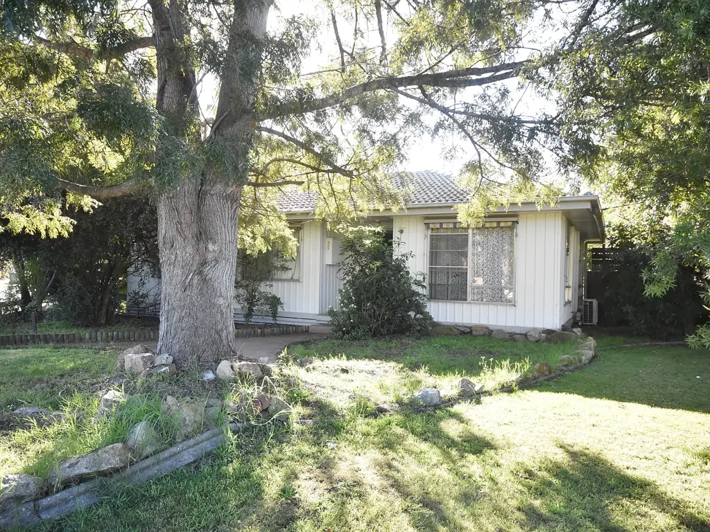 East Bairnsdale 3침실 Ideal Starter Home or Investment!
