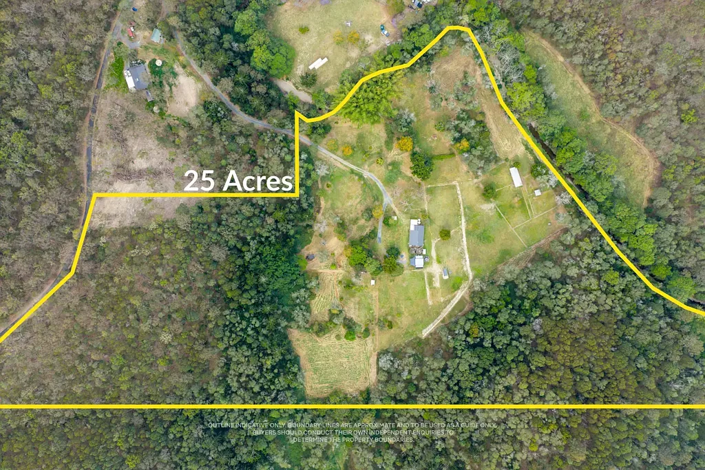 Kingsholme 4chambre 25 Glorious Acres - First Time Offered in 46 Years - Room for the whole family and Toys