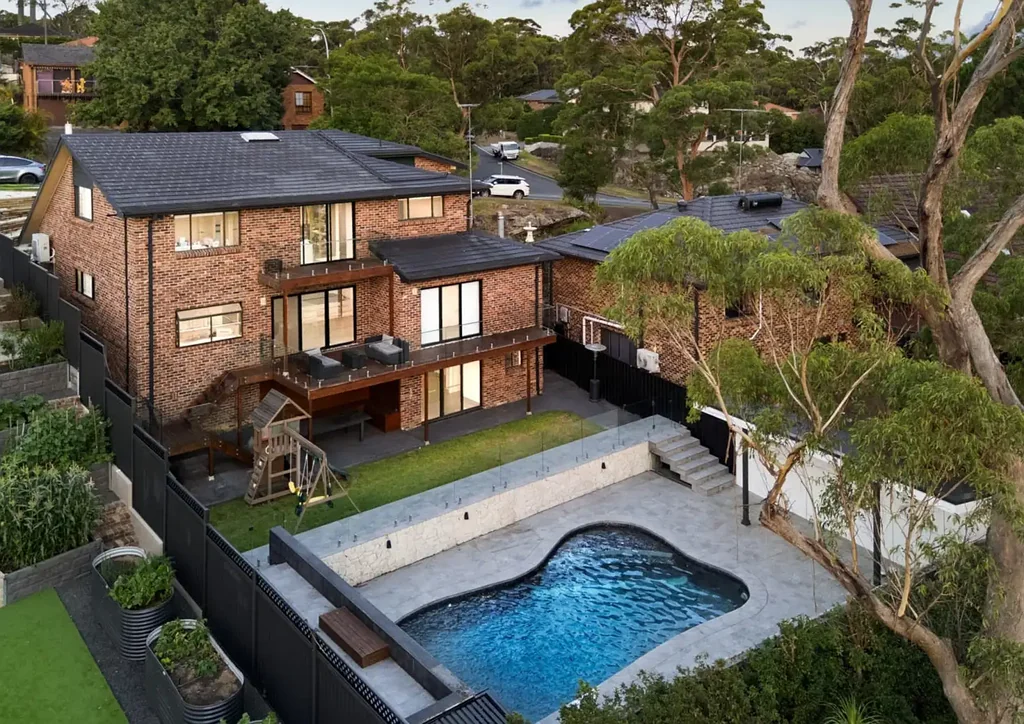 Alfords Point 5Phòng ngủ Luxurious Family Living in a Prestigious Alfords Point Setting