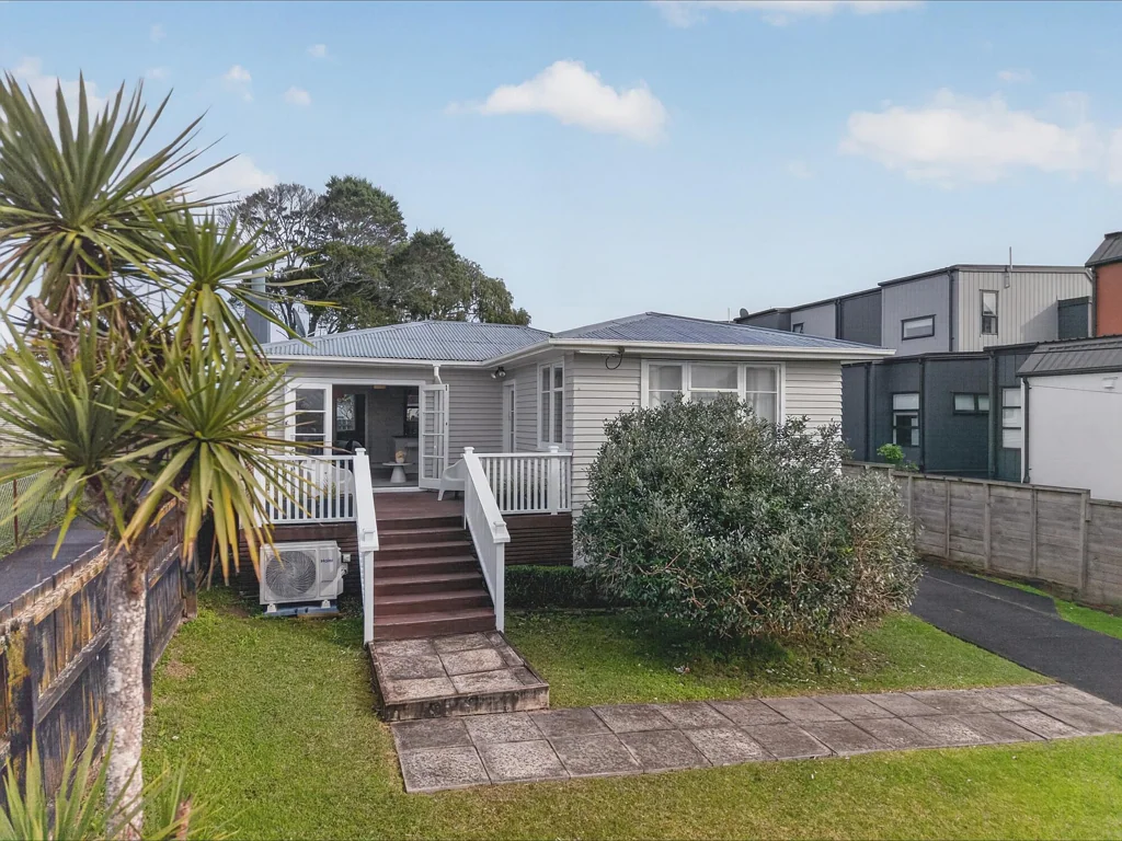 New Lynn 3Habitaciones Freehold Bungalow Starter