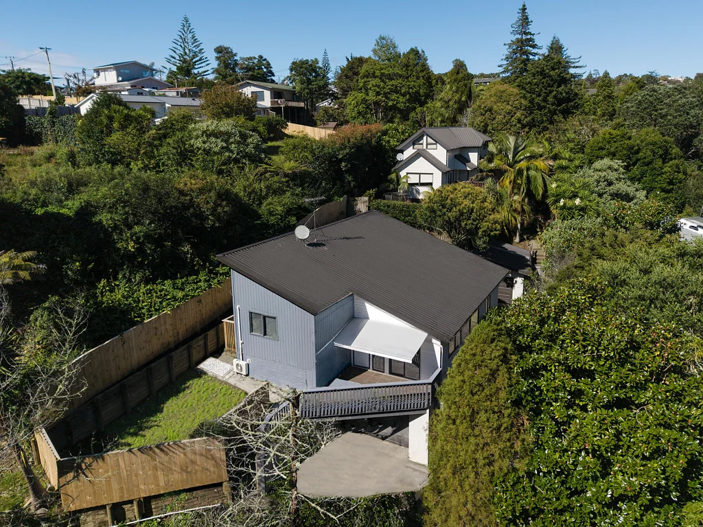 Birkdale 3房 翻新住宅，集舒适性、时尚感与私密性于一身，保护区环绕，交通便捷！ Comfort, Privacy & Nature - A Birkdale Gem