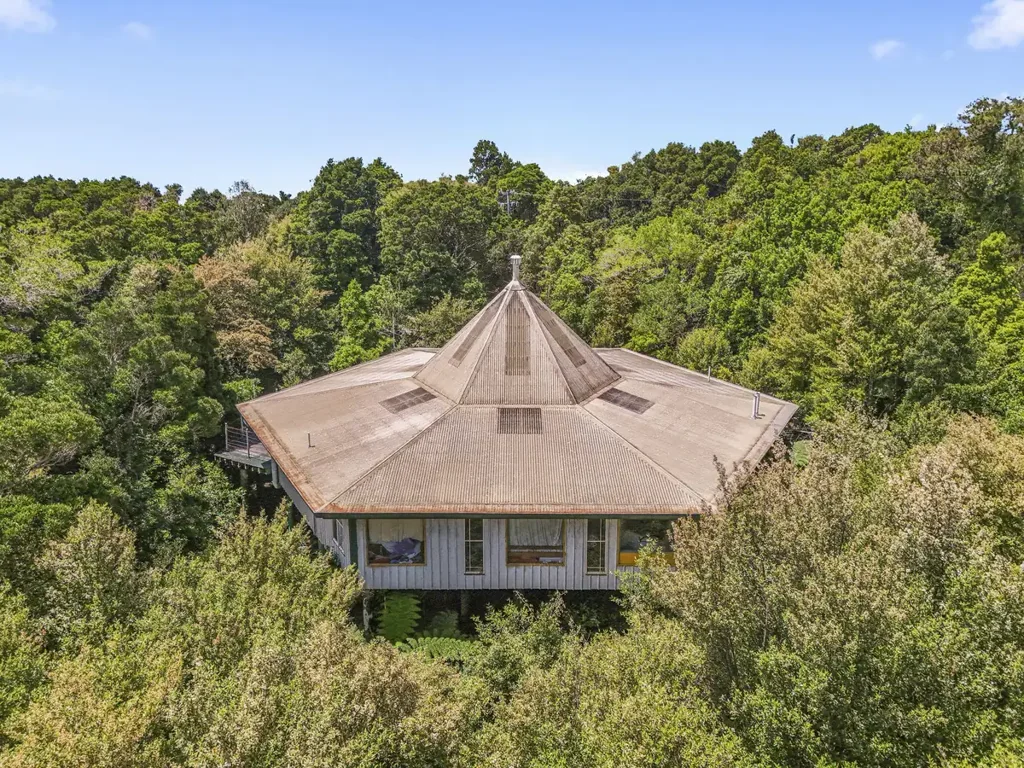 Springbrook 2غرفة نوم Calling All Serious Investors and Renovators!