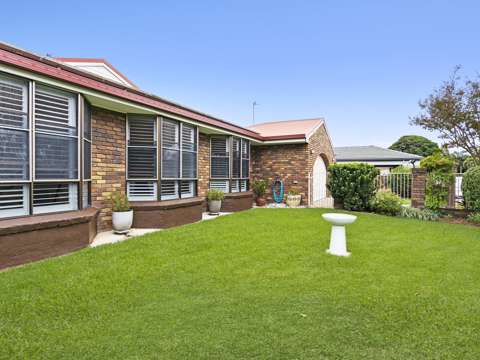 Mermaid Waters 4 Bedroom Prime Property for Coastal Living