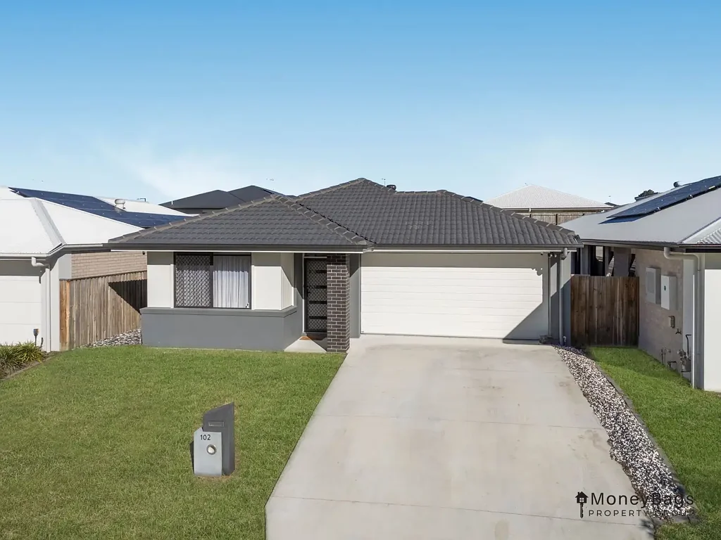 102 Bloomfield Esplanade, South Maclean, QLD 4280