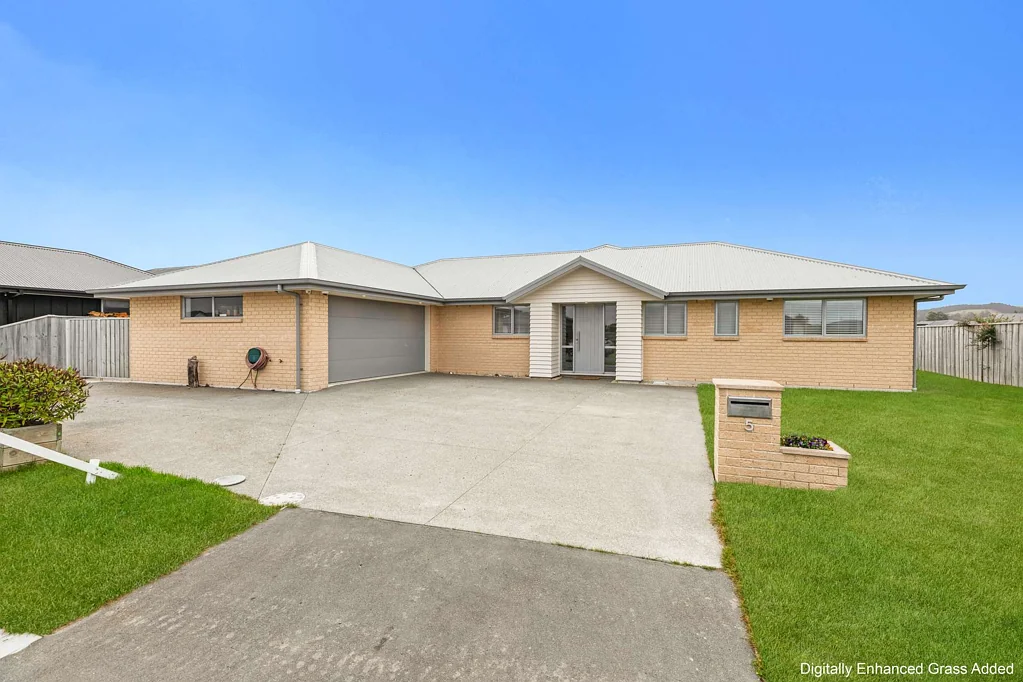 Amberley 3房  View And See Whats On Offer - Lots of added value