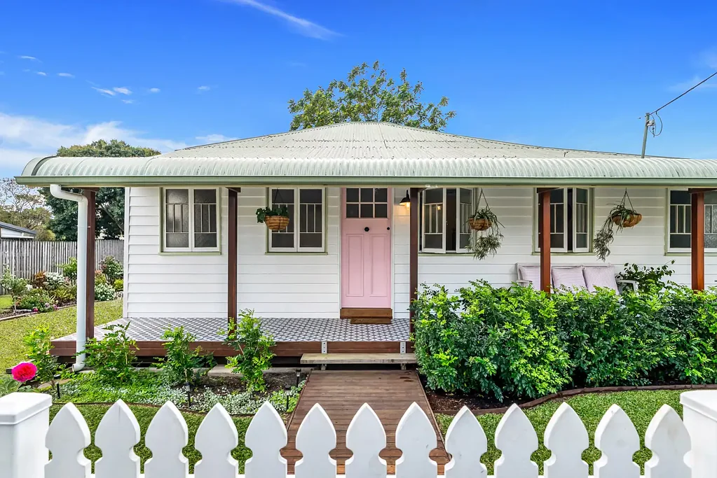 Gordonvale 2房  Character Packed Cottage with Pyramid Views