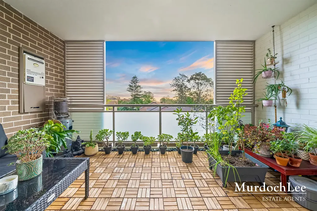Baulkham Hills 2房  Effortless Modern Living | Sun-Drenched Apartment with Walk-to Shops & Express City Bus