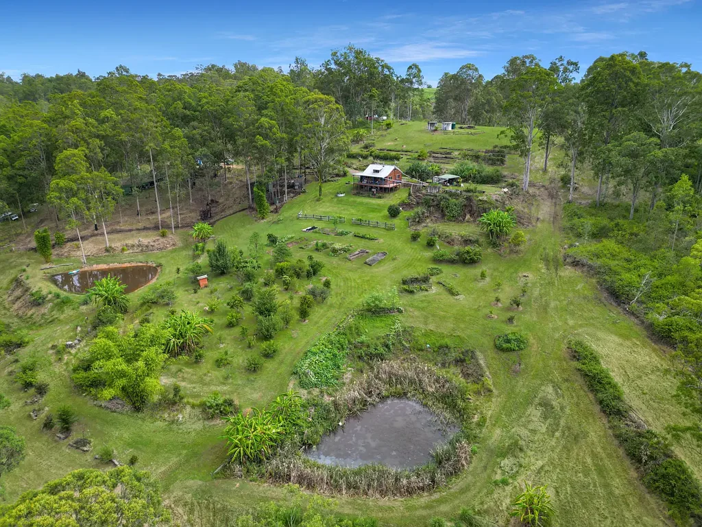 Hogarth Range  220 Lees Lane, Hogarth Range - Off-Grid Mountain Retreat on 40 Ha