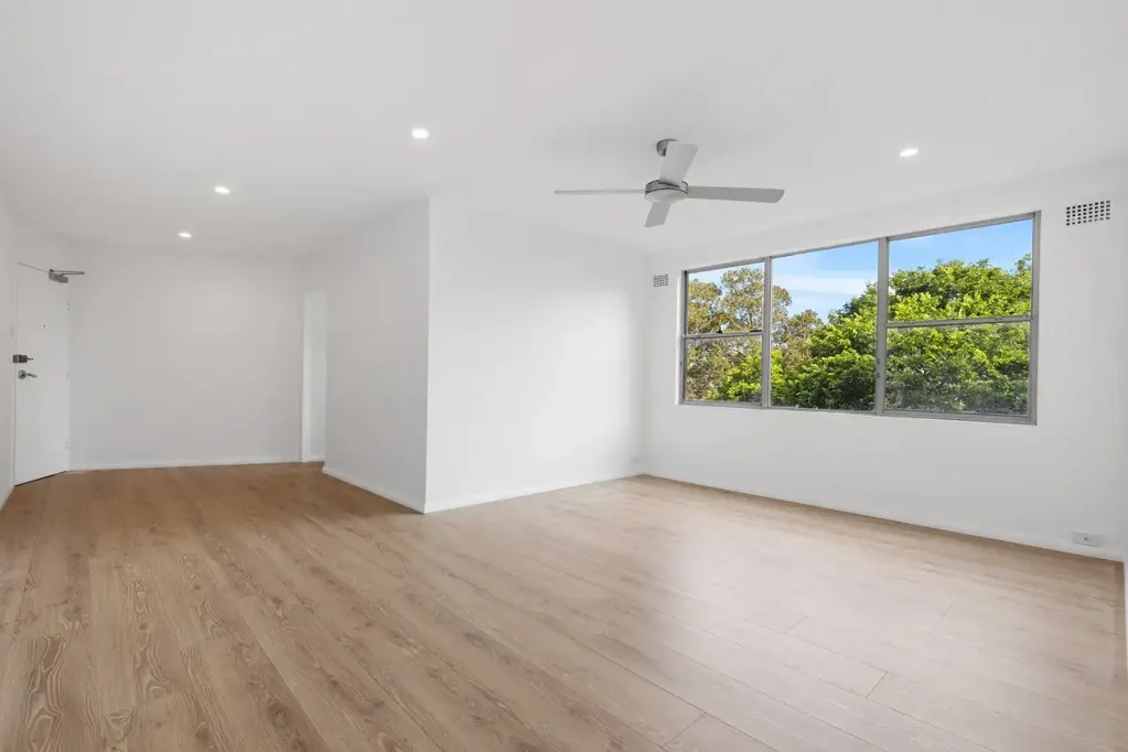 SPECTACULAR ONE BEDROOM APARTMENT