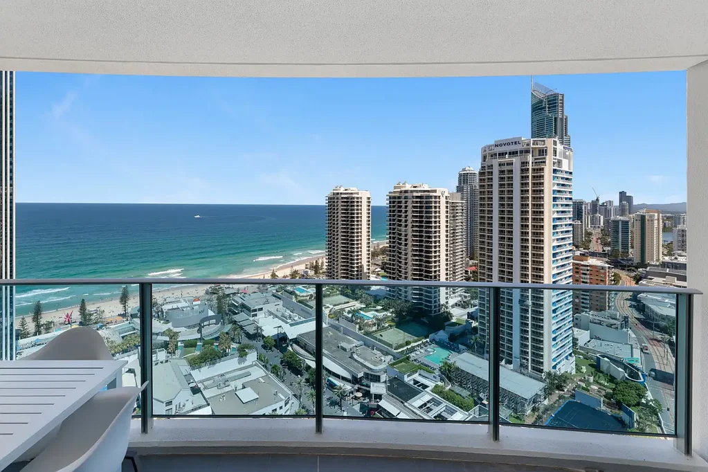 Surfers Paradise 2ਬੈੱਡਰੂਮ Luxury Apartment with Panoramic Ocean, City & Hinterland Views
