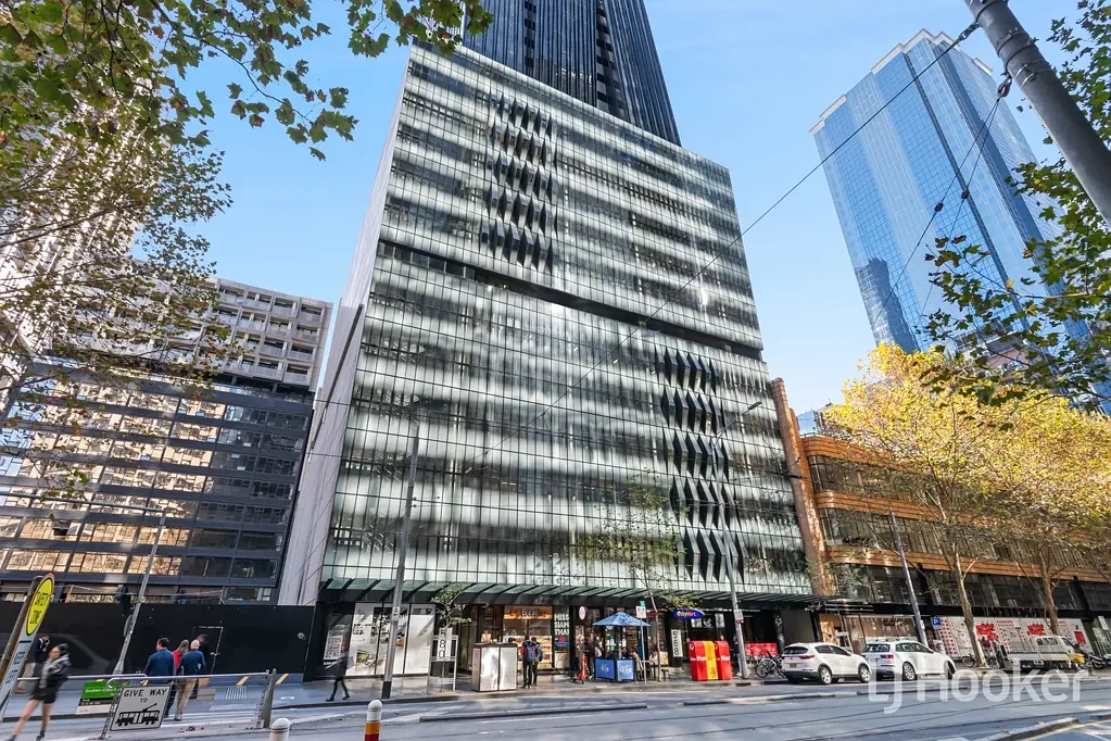 Melbourne 2房 心脏地带尊贵Collins Street 海景壮丽 顶级不锈钢厨电 欧式洗衣房 设计雅致 中央空调 奢华设施 黄金地段 奢华都市生活首选 Luxurious Urban Living with Spectacular Views at 568-580 Collins Street, Unit 4703 - Current Tenancy till Oct 2026
