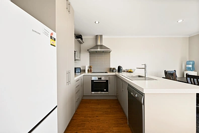 6 Stadium Lane, Whitiora, Hamilton, Waikato, 4 Bedrooms, 2 Bathrooms, Apartment
