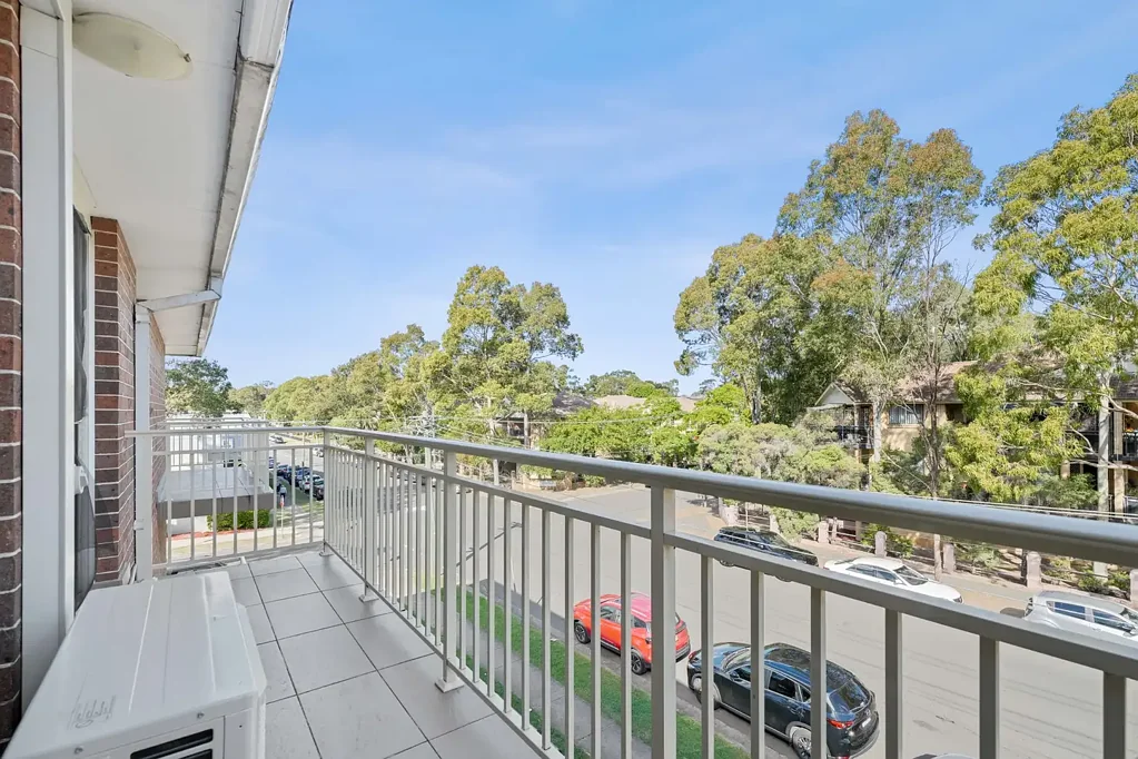 Merrylands 14房 街角显眼位置 六套公寓可选 年租金超16万 学区房优势近商圈 公园交通皆便利 Well kept apartment block offers prime investment