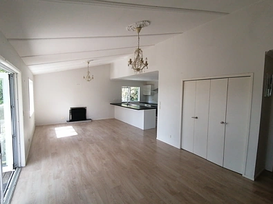 Well presented this lovely 2 bedrooms property