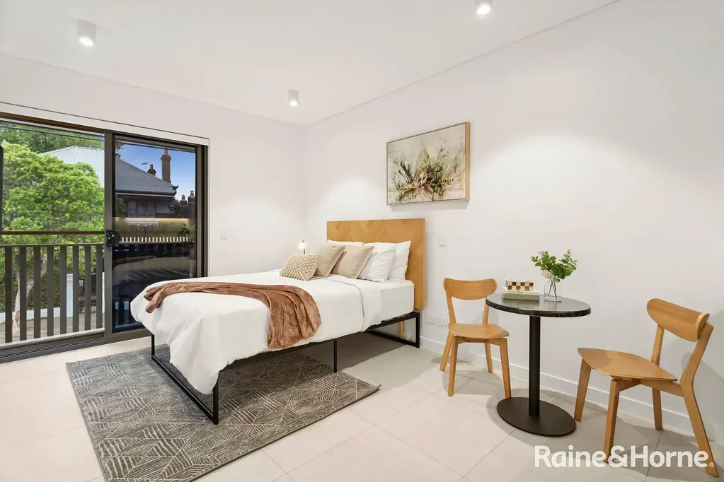 FURNISHED STUDIO APARTMENTS - RENT INCLUDES WATER,GAS,ELECTRICITY AND INTERNET!