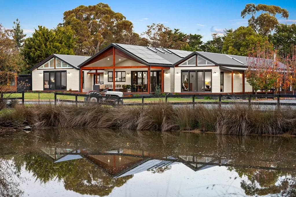 Pearcedale 5ਬੈੱਡਰੂਮ Where Hamptons Elegance Meets Country Soul