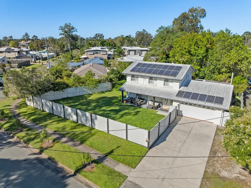 Landsborough 4Zimmer Privacy Right in the Heart of Landsborough!