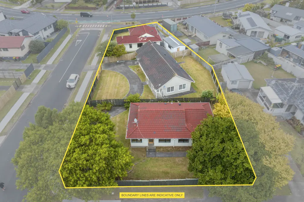 Mangere 8ਬੈੱਡਰੂਮ 3 Homes on a Corner Site in THAB Zone!
