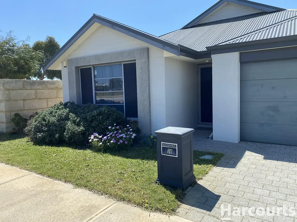 Modern Family Living in Prime Location