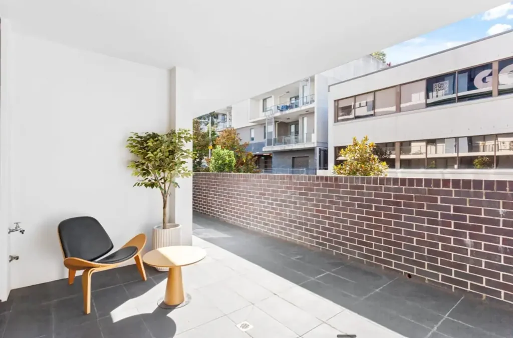 Furnished three bedroom located in the immaculate Genesis!
