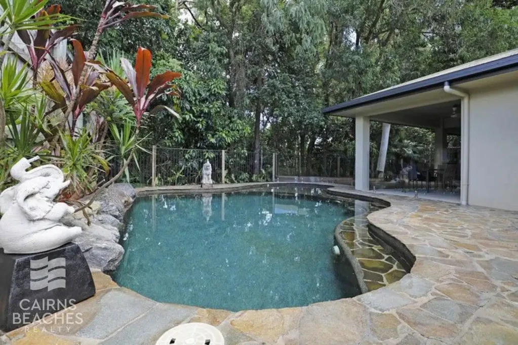 Tropical home in Kewarra Beach