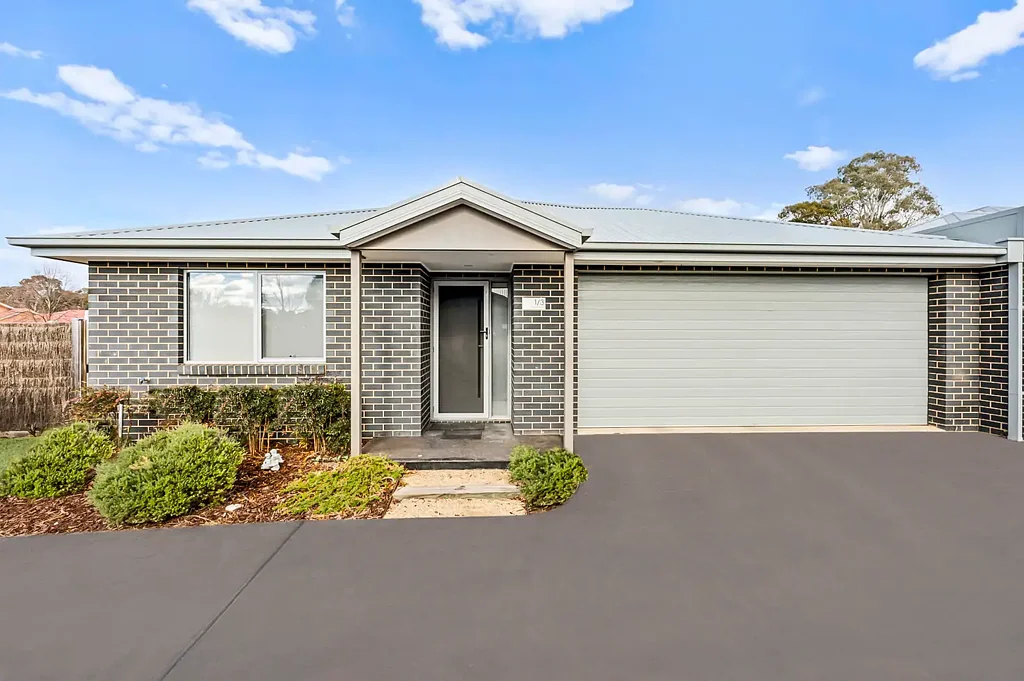 1/3 Highton Lane, Mansfield, VIC 3722