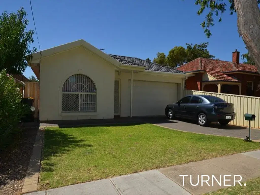 Well Presented 3 Bedroom Courtyard Home - Large Living Areas - 10 min to CBD