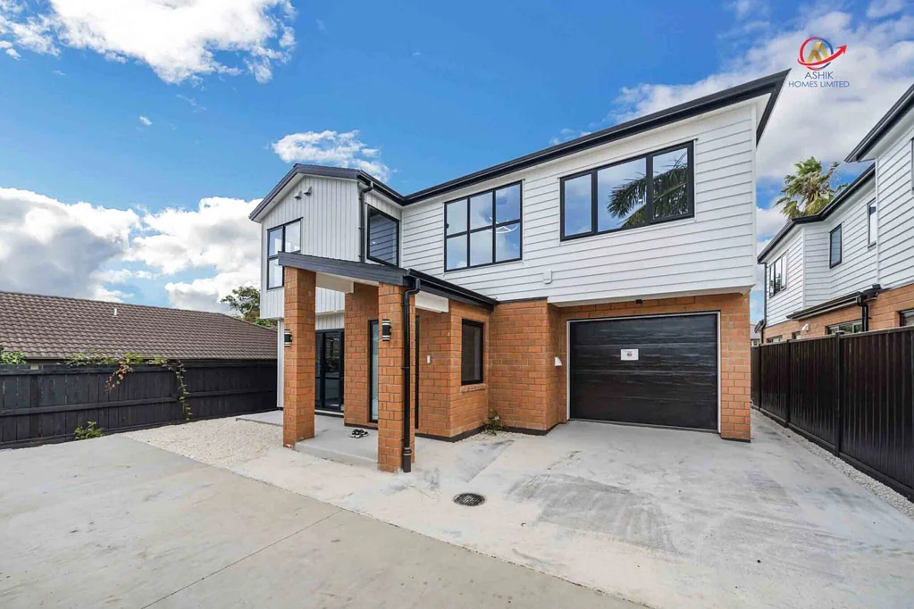 Weymouth 5Kwarto Brand New Luxury Living in Weymouth – 5-Bedroo...