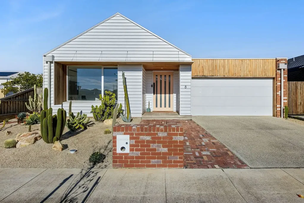 Beautiful home in Prime location!
