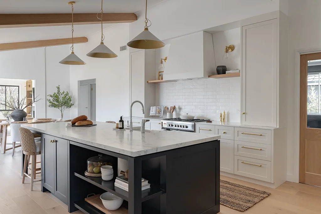 Bowral 4Kwarto A designer dream home - cosy and lived in, yet spacious and calming.