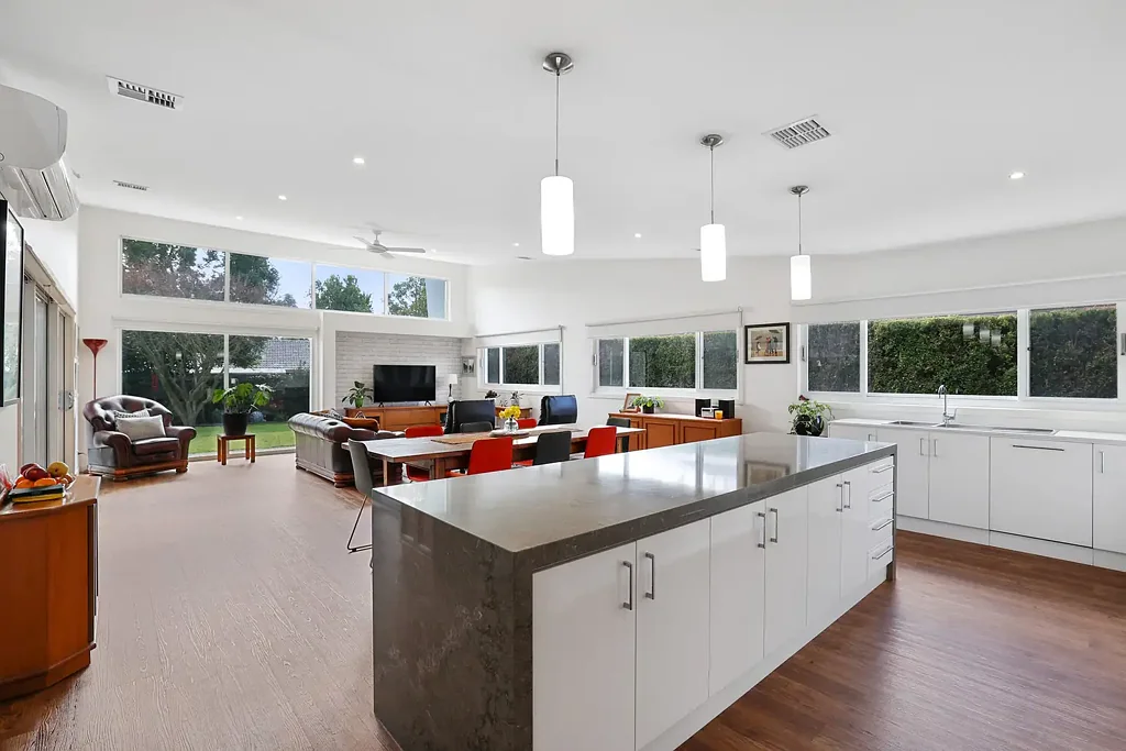 5 Charlwood Court, Drouin, VIC 3818