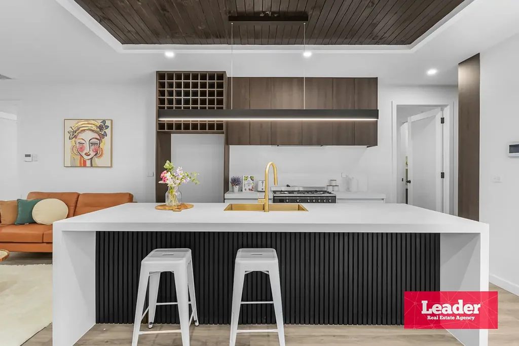 Mernda 3 Slaapkamer A Brand New Luxury Family Home With 3 Ensuites - A Rare Opportunity!