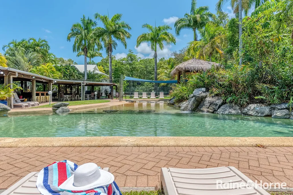 1 BEDROOM : 1 BATHROOM : FULLY FURNISHED : RESORT SYTLE LIVING
