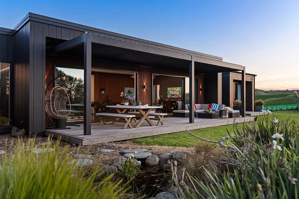 Waiuku 4房  !!! SERIOUS SELLERS, URGENT OPPORTUNITY KNOCKS !!!