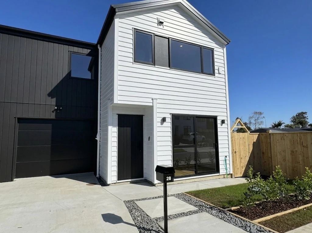 Beachlands, 5 bedrooms