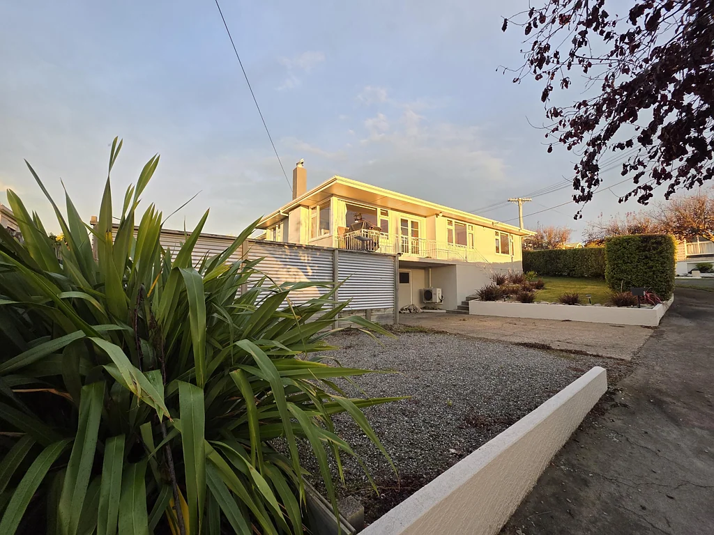 Oamaru 3 Slaapkamer Modern Living Made Easy in a Quiet Setting