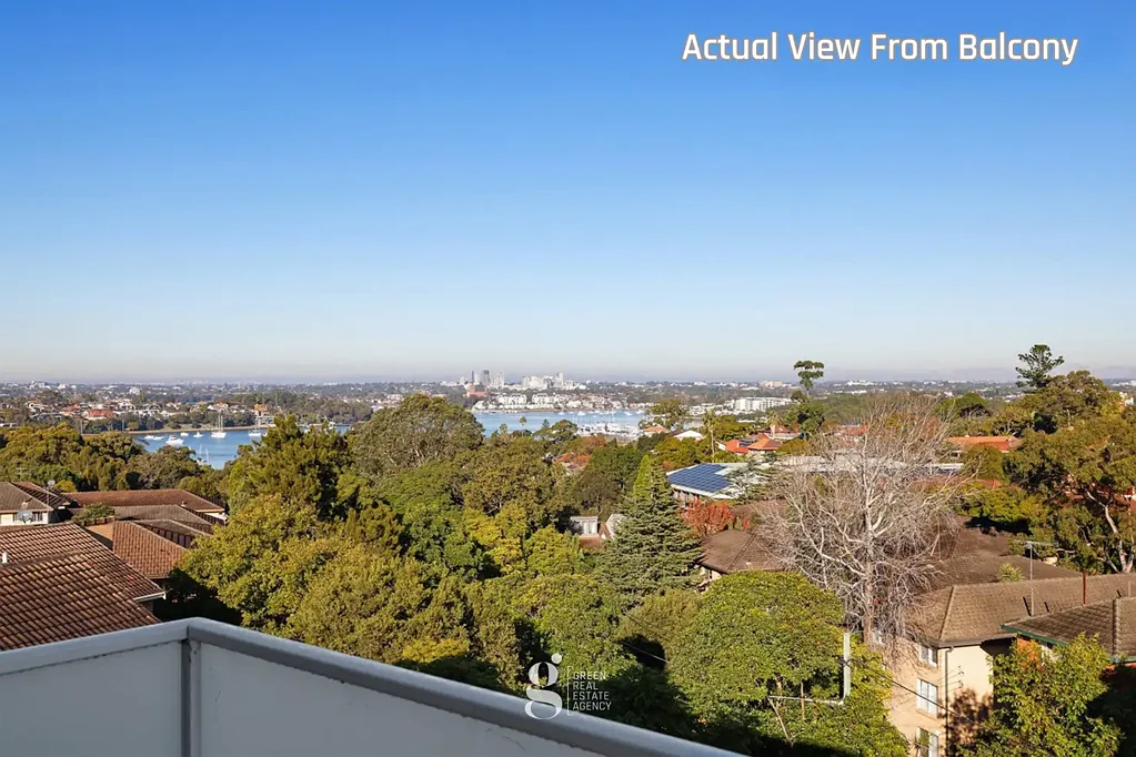 Top Quality 3-Bedroom Apartment with Panoramic Water Views!