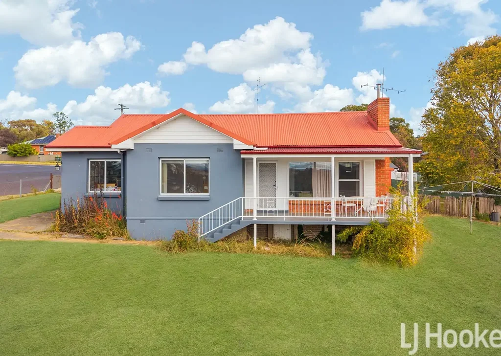 West Bathurst 3Kwarto Retro, Renovated and Ready for you